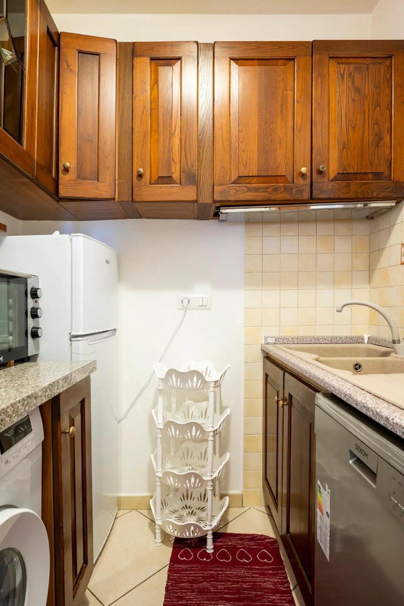 Apartment And Life